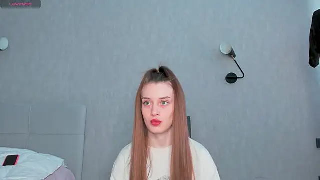 sensitiveana online show from April 14, 2026, 12:00 pm