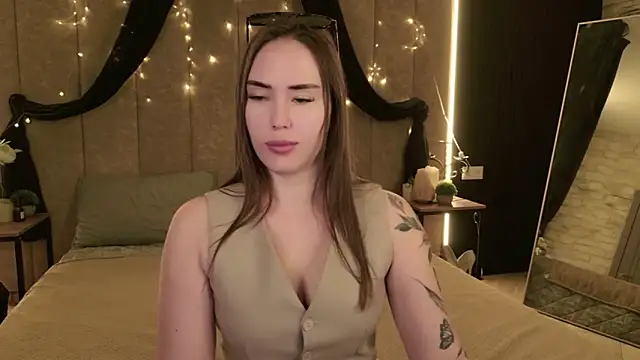 Arielle Vade online show from June 6, 2026, 5:23 am