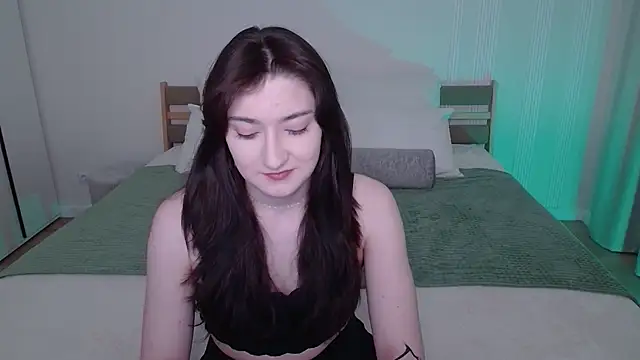 Snapshot of RosieGloom chatting on March 24, 2026, 6:13 pm RosieGloom online show from March 24, 2026, 6:13 pm