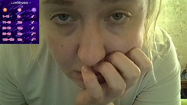 CurvyWild Lady30 online show from April 22, 2026, 9:22 am