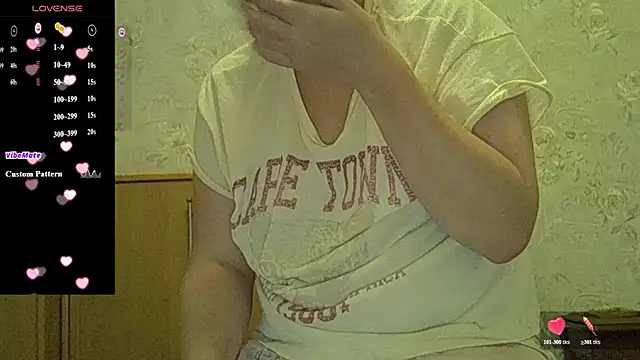 CurvyWild Lady30 online show from July 18, 2026, 8:34 pm