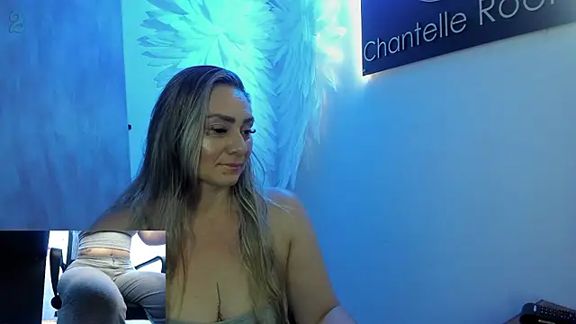 annie vega17  online show from February 19, 2026, 8:27 pm