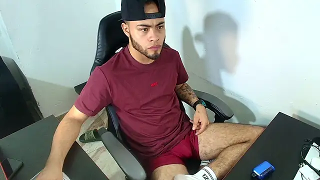 Xanderstone00 online show from February 17, 2026, 7:09 pm