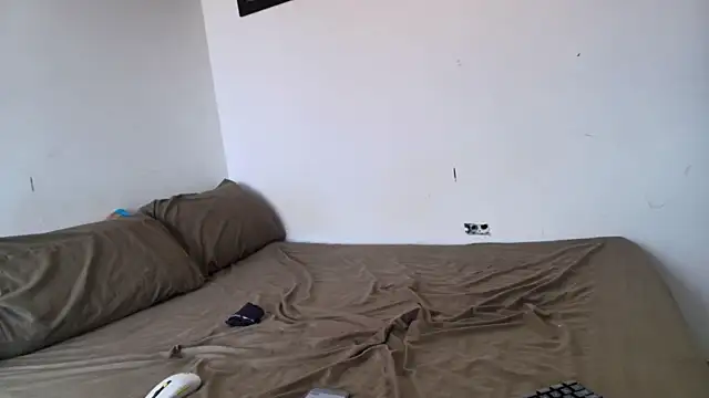 Xanderstone00 online show from April 2, 2026, 3:09 pm