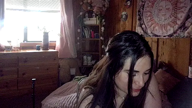 Snapshot of VelvetBrunetteXo chatting on April 27, 2026, 9:24 pm VelvetBrunetteXo online show from April 27, 2026, 9:24 pm