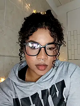 BrianaSweetxxx online show from April 12, 2026, 4:06 am