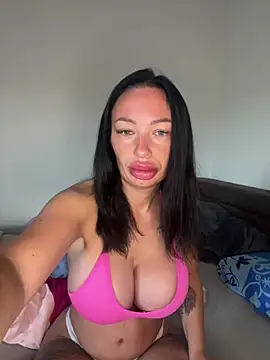 SaraHotDiamond xoxo online show from May 11, 2026, 4:40 am