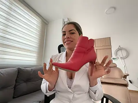 Encantadora Eva online show from March 5, 2026, 6:48 pm