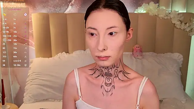 roxy morrison x online show from April 19, 2026, 1:21 pm