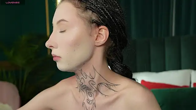 roxy morrison x online show from July 5, 2026, 3:34 am