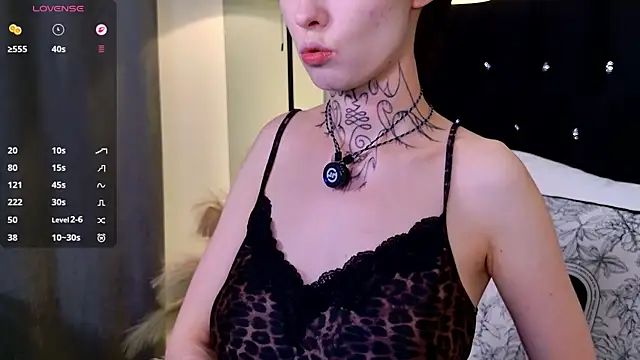 roxy morrison x online show from July 31, 2026, 4:01 am
