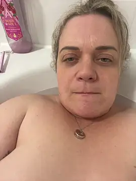 Piper Milf 36 online show from February 27, 2026, 8:20 pm