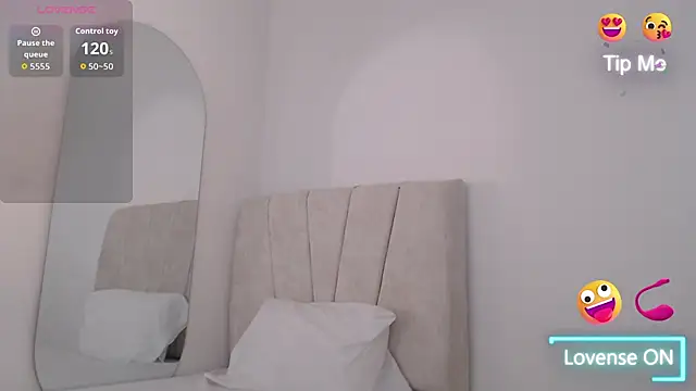 Lucia Lavelle online show from March 7, 2026, 6:27 pm