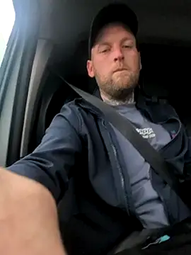 dave32000 online show from February 10, 2026, 11:47 am