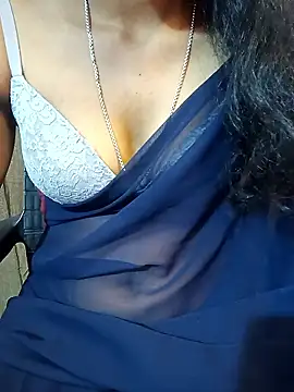 manu sexy  online show from February 20, 2026, 1:11 pm