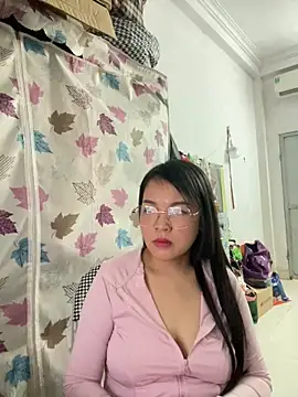 Strawberry-wet online show from March 11, 2026, 5:35 am