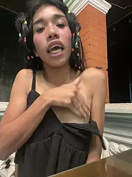Queenoflustx online show from August 3, 2026, 5:38 pm