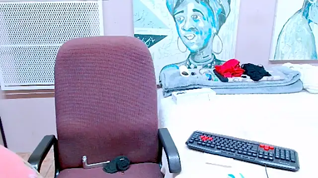 TyraHotxxx online show from May 14, 2026, 6:09 am