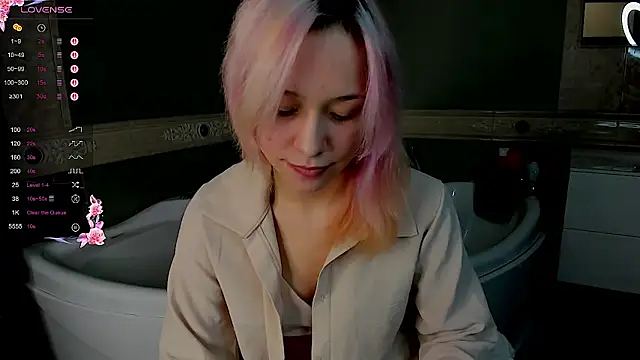 EmilyTrase online show from April 19, 2026, 1:27 am