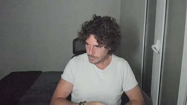 joaquin420 hot online show from April 21, 2026, 4:08 am