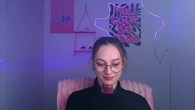 Esmi Winter online show from March 8, 2026, 6:28 am