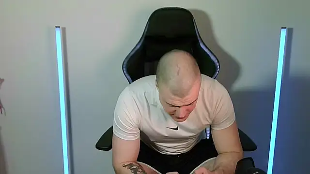 Telenok online show from April 22, 2026, 1:52 am