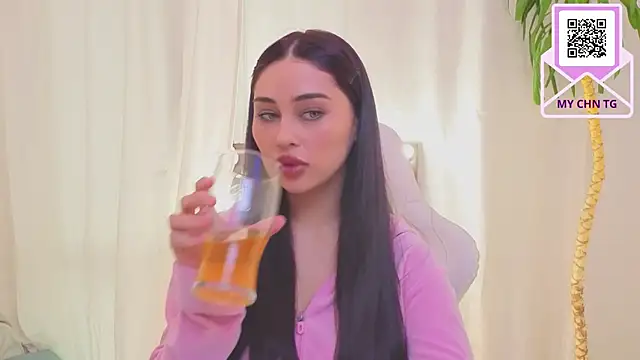 Sofia Plump online show from March 29, 2026, 11:54 am