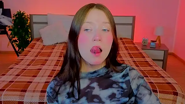 MmollyMay online show from April 21, 2026, 10:54 am