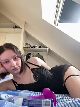 Mis-Elisa96 online show from April 26, 2026, 1:42 pm