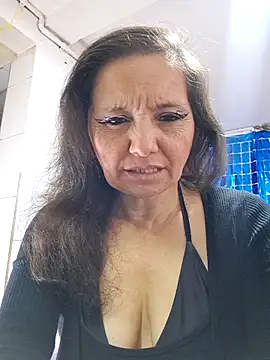 Alexamontiel  online show from April 1, 2026, 3:42 pm