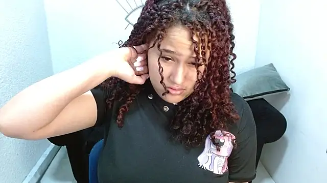 leilanewgirl online show from February 25, 2026, 1:10 pm