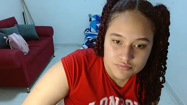 leilanewgirl online show from April 21, 2026, 12:33 pm