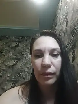 AlisaLowq online show from February 16, 2026, 1:07 pm