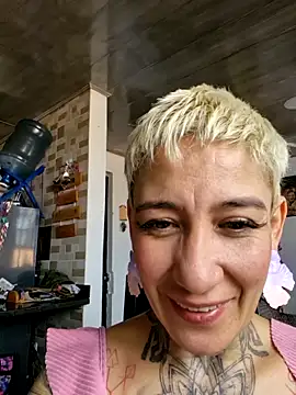 Snapshot of Everlyn_sexx chatting on June 3, 2026, 9:20 pm Everlyn sexx online show from June 3, 2026, 9:20 pm