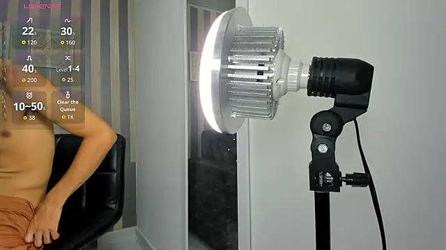 Max and anny online show from March 6, 2026, 12:34 pm