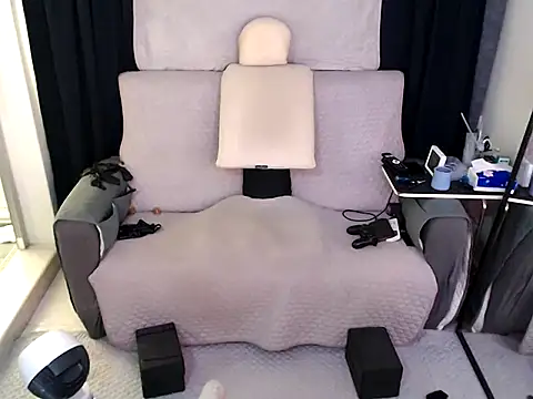 RubberGummi online show from April 3, 2026, 12:19 am