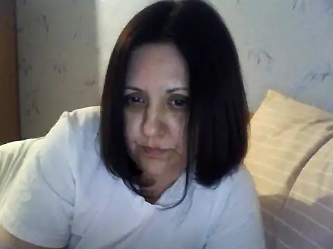 LockyCharm111 online show from April 5, 2026, 7:55 pm