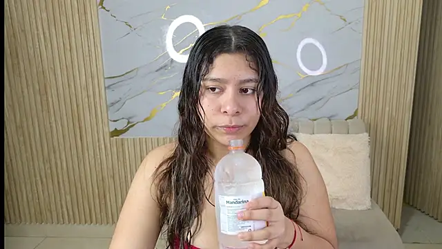 Sophie19   online show from April 16, 2026, 11:33 am