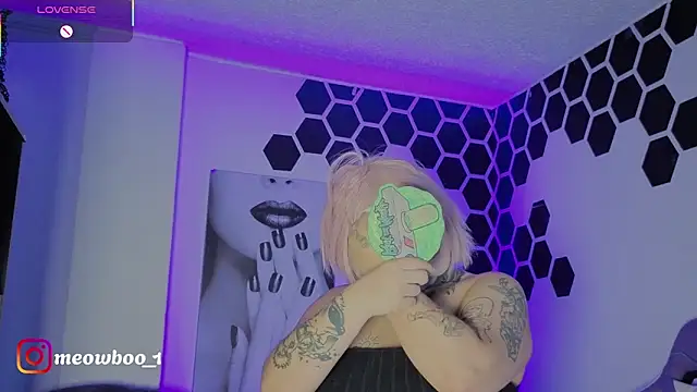 meowboo online show from March 25, 2026, 9:32 pm