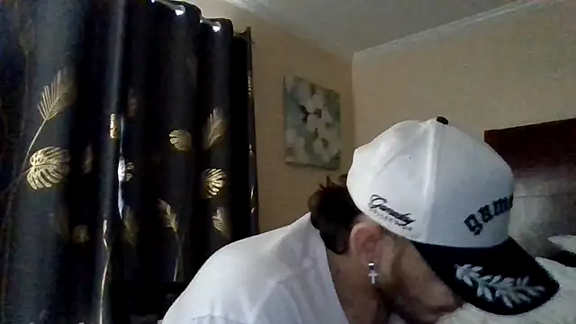 Tallhungandcloudy online show from April 22, 2026, 4:19 pm