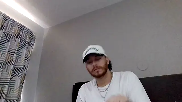 Snapshot of Tallhungandcloudy chatting on April 24, 2026, 11:07 pm Tallhungandcloudy online show from April 24, 2026, 11:07 pm