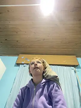 Luna33- online show from May 24, 2026, 1:43 am