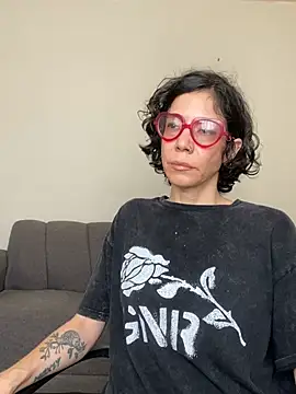 Snapshot of JeanneDuval8888 chatting on May 19, 2026, 10:38 pm JeanneDuval8888 online show from May 19, 2026, 10:38 pm