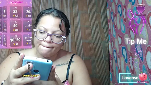 Snapshot of vanuslovelatina chatting on March 28, 2026, 11:15 pm vanuslovelatina online show from March 28, 2026, 11:15 pm