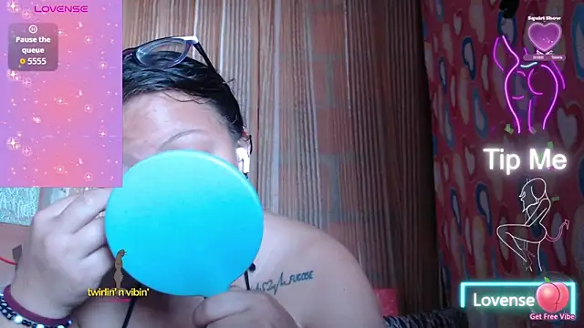 Snapshot of vanuslovelatina chatting on April 11, 2026, 10:25 pm vanuslovelatina online show from April 11, 2026, 10:25 pm