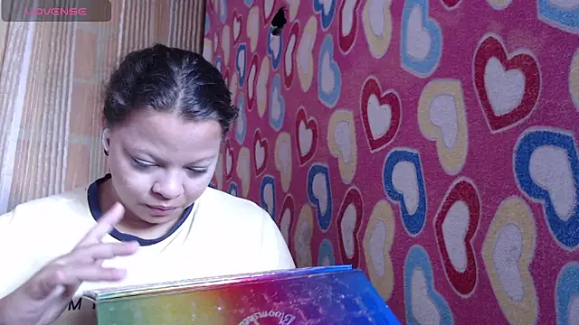 Snapshot of vanuslovelatina chatting on April 16, 2026, 7:47 pm vanuslovelatina online show from April 16, 2026, 7:47 pm