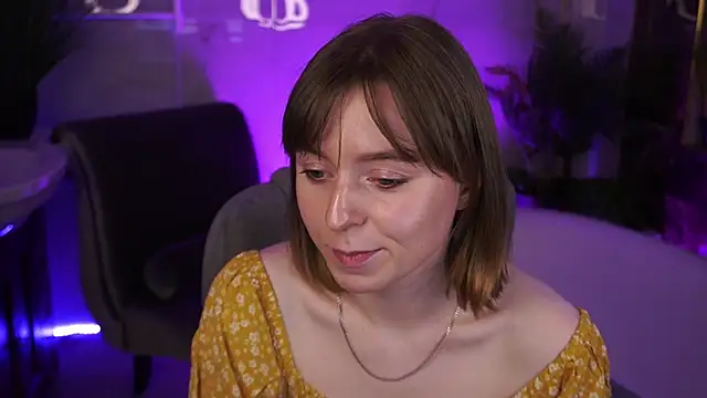 SofiaLuxuryy online show from April 20, 2026, 2:42 pm