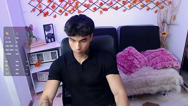 Snapshot of IanWest_ chatting on April 22, 2026, 7:37 pm IanWest online show from April 22, 2026, 7:37 pm