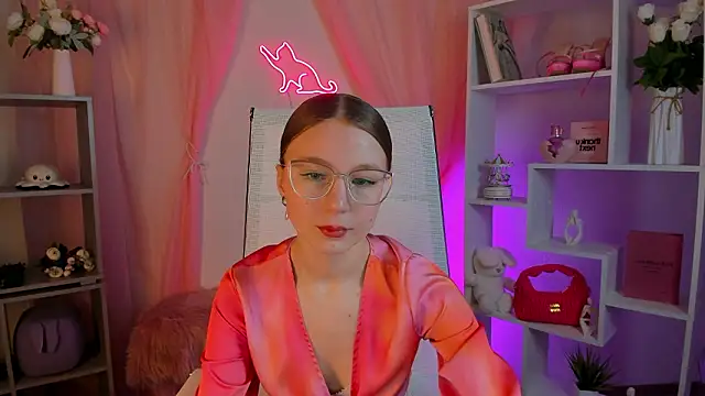 ElliFrankenweenie online show from March 2, 2026, 9:27 am