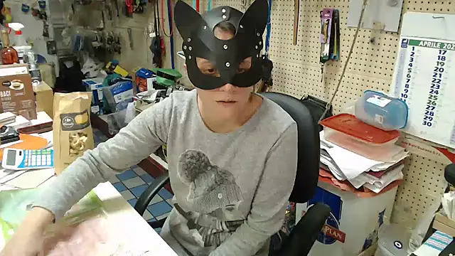 CpLauraMauro online show from April 22, 2026, 11:45 am